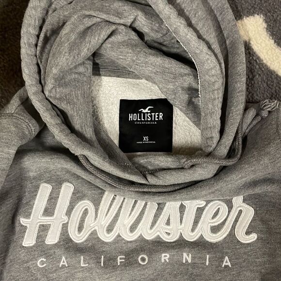 Hollister Bundle - Picture 10 of 13